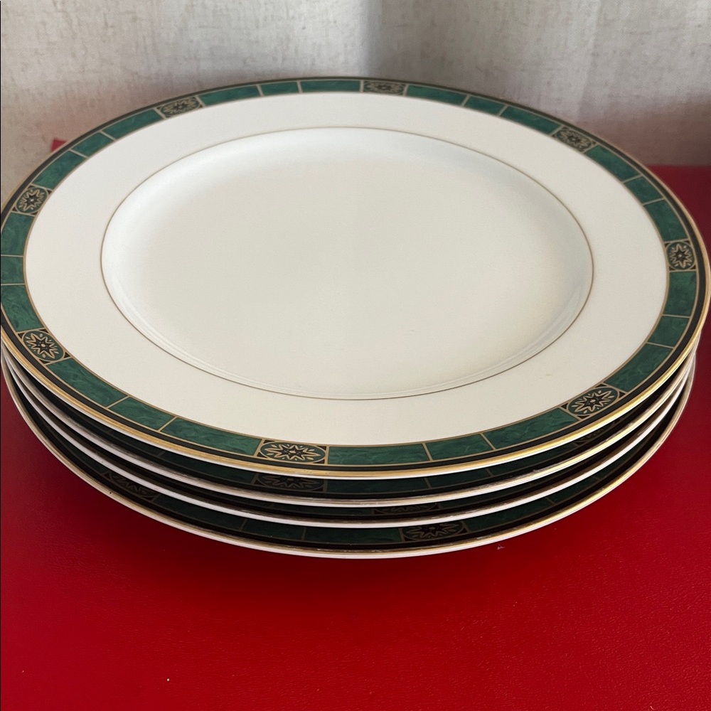 Wedgwood Embassy Collection "Fairfield" Dinner Plates set of 4 11”D
